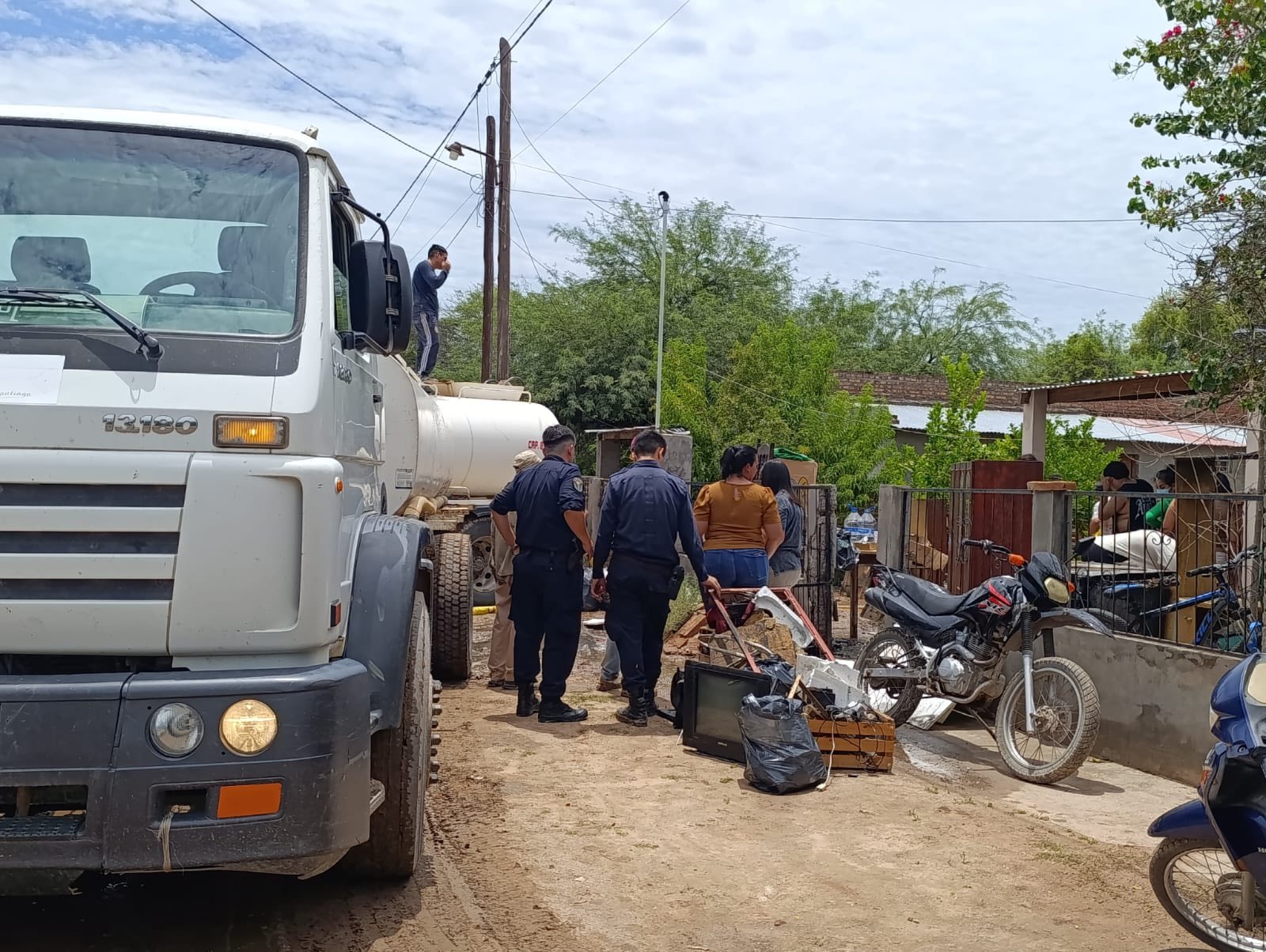 Incendio en una vivienda: rápida respuesta, trabajo conjunto y asistencia a la vecina afectada