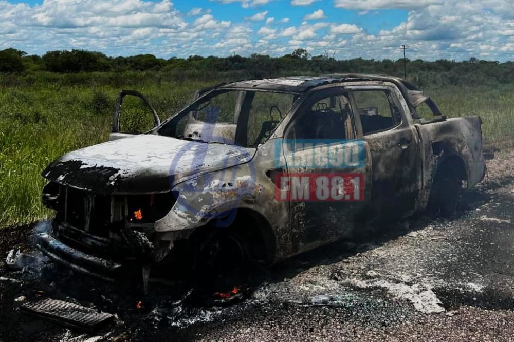 Susto en la ruta: una familia se salvó de milagro al incendiarse su camioneta