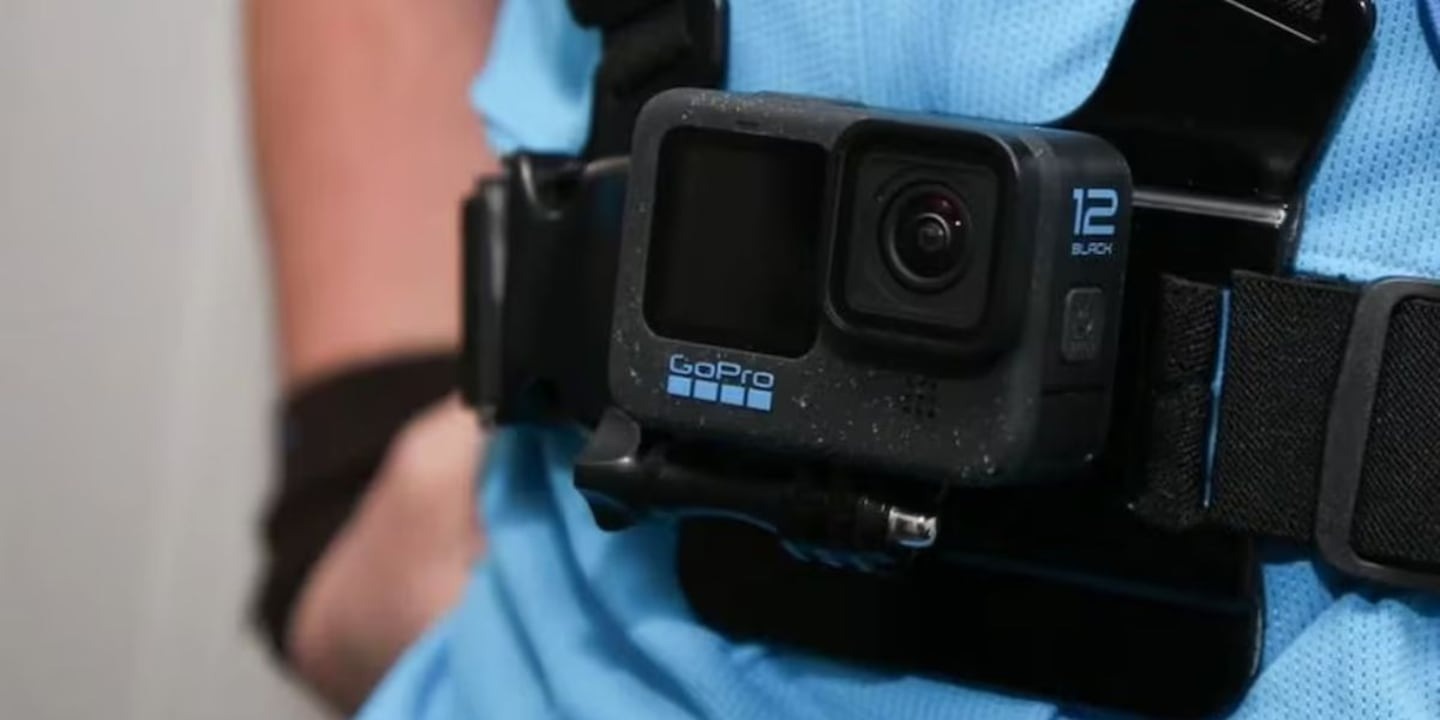 FIFA estudia cámaras en árbitros y fuera de juego más rápido para el Mundial 2026